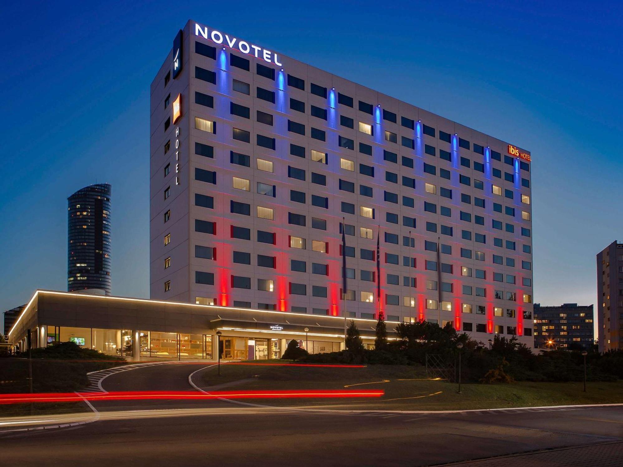 Novotel Wroclaw Centrum Exterior photo